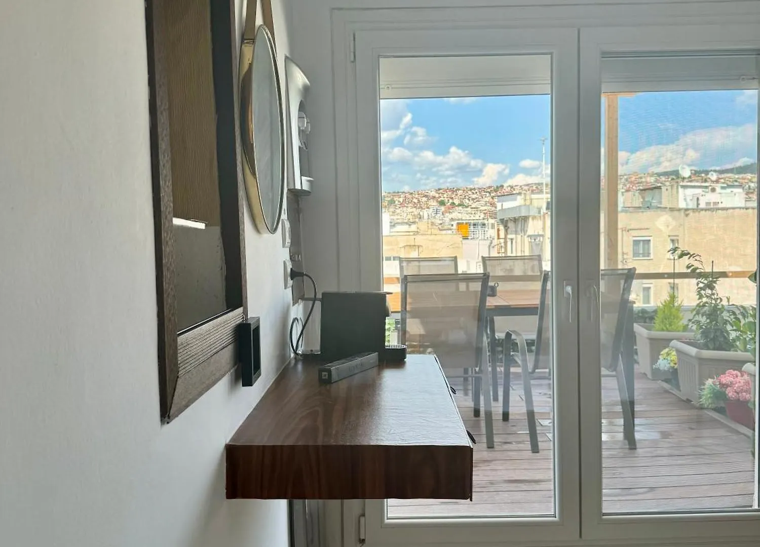 Rooftop Mini Suite-Roof Deck-Sunbeds-City View Tessalónica Apartamento